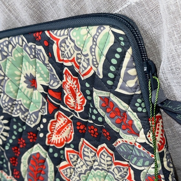 Vera Bradley Nomadic Floral Design Quilted Padded Laptop Sleeve Travel Case NWT - Picture 6 of 15